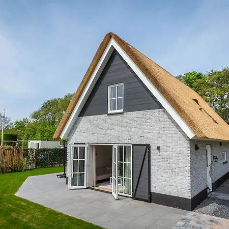 Vakantiehuis On Texel Near And Forest